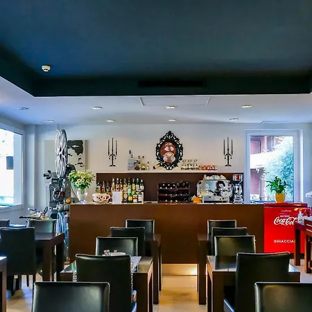 加尔达贝娜科***s酒店. 酒店 3*